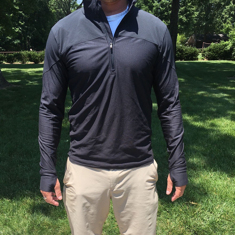 Under Amour  Run Fitted Black Quarter Zip
